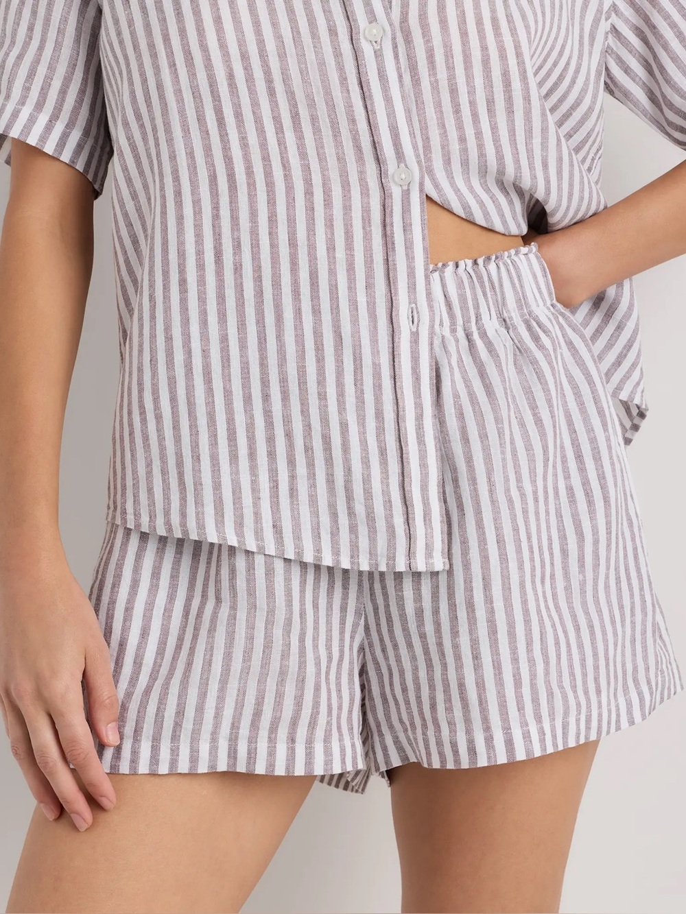 Quince 100% European Linen Stripe High Waisted Shorts Size M Chic Coastal Beach